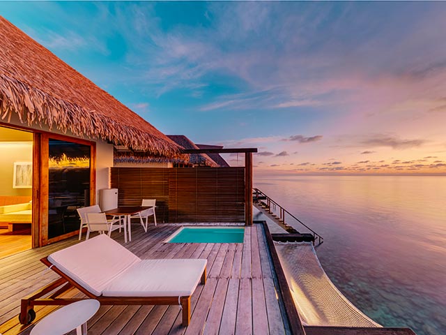 Sunset Water Bungalow With Jacuzzi 4 Gallery